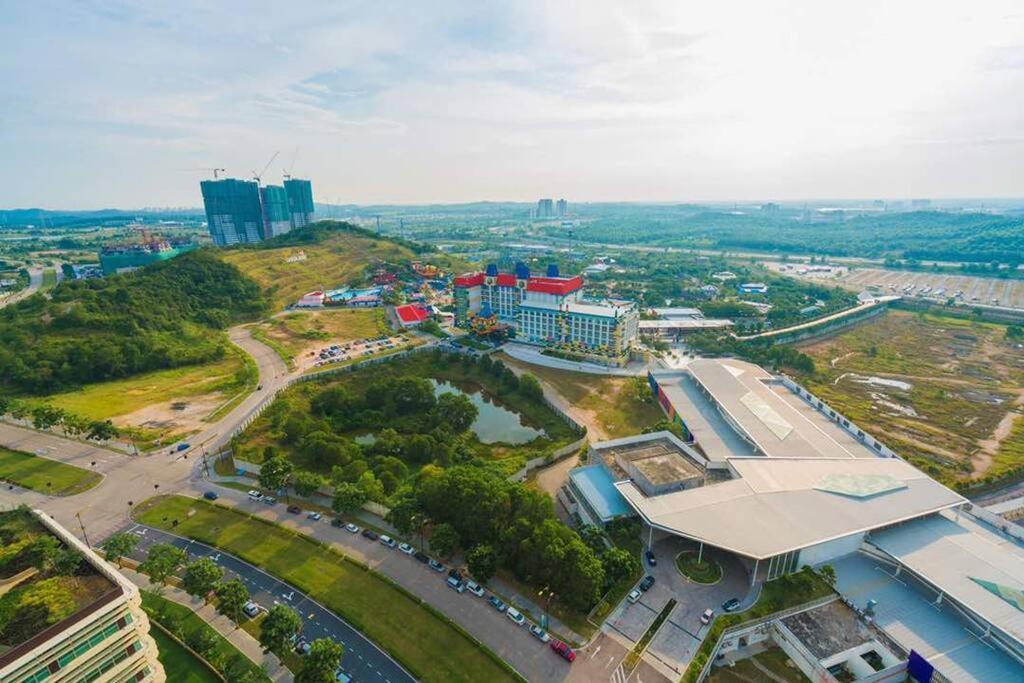 Апартаменти Afiniti Residensi Legoland Medini Нусаяя Екстер'єр фото